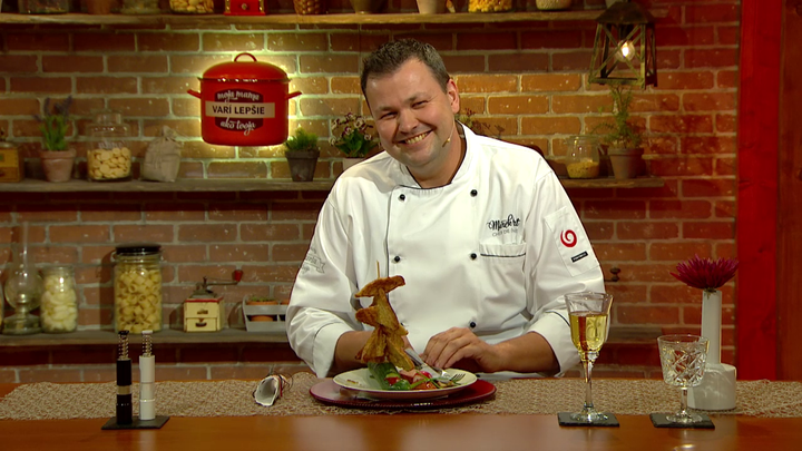 Marek Ort a jeho záchvaty smiechu pri pohľade na recept od Dagmar a Miriam na ježkov pod stromom